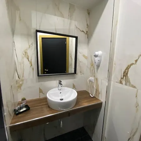 Katarios נאפולי